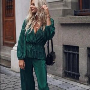 Zara emerald green pleated co-ord set Size Large